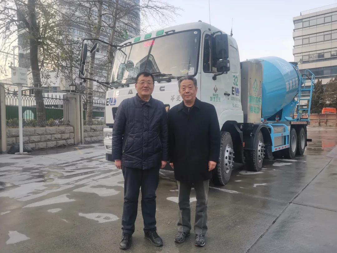 中国电动汽车百人会副理事长董扬调研华菱纯电动搅拌车 - 第2张