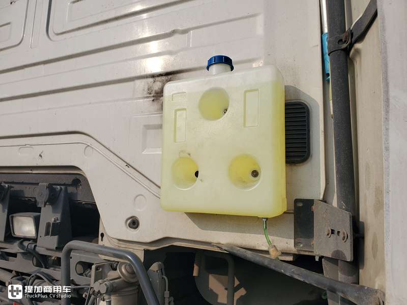 运营6年跑了150多万公里,这台国四奔驰老卡车,如今十多万就能买 - 第7张 - 提加商用车网 运营6年跑了150多万公里,这台国四奔驰老卡车,如今十多万就能买 - 第7张