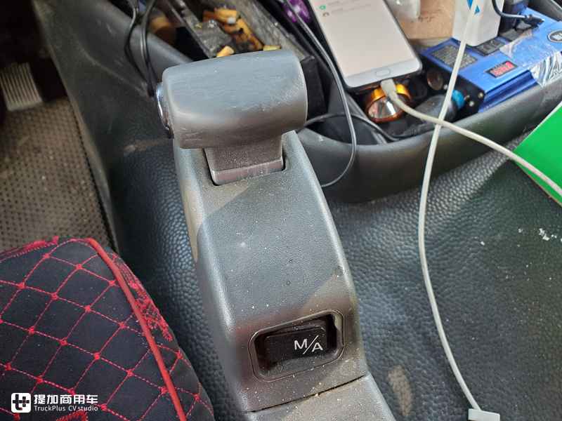 运营6年跑了150多万公里,这台国四奔驰老卡车,如今十多万就能买 - 第12张 - 提加商用车网 运营6年跑了150多万公里,这台国四奔驰老卡车,如今十多万就能买 - 第12张