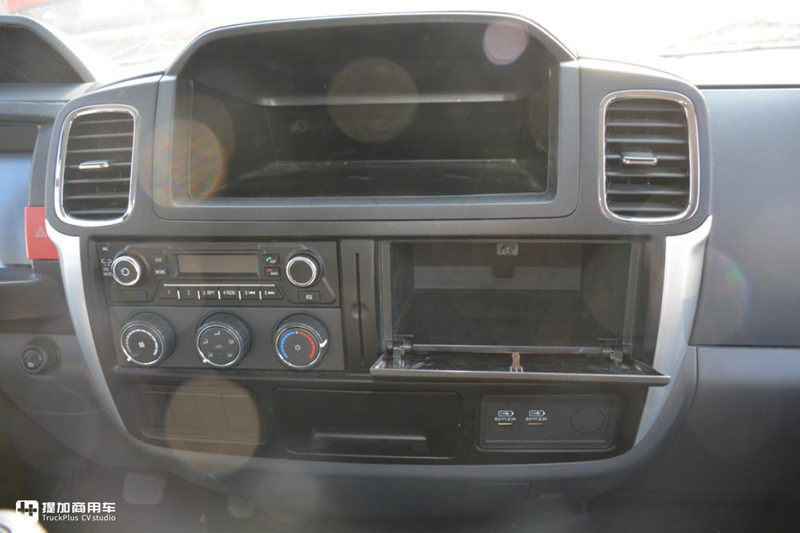 轻卡市场的新鲶鱼—东风凯普特星云实拍 - 第8张 - 提加商用车网 轻卡市场的新鲶鱼—东风凯普特星云实拍 - 第8张