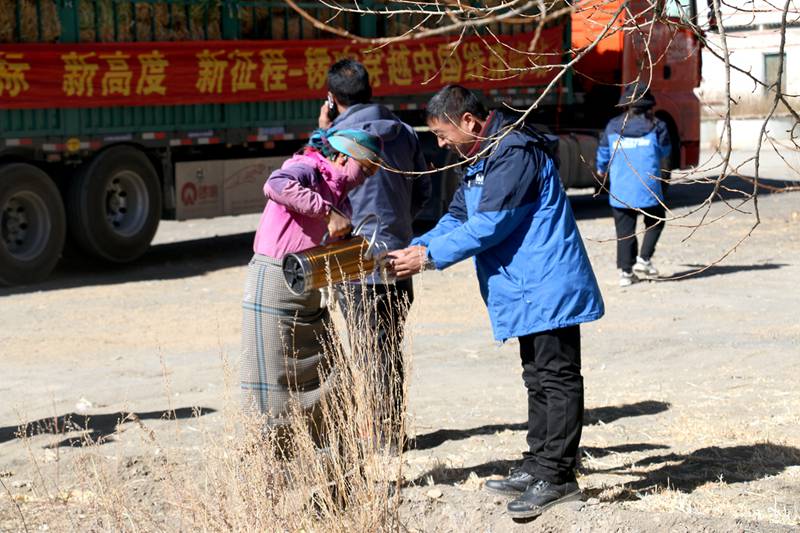 锣响爱心牧草援藏,向世界新高度致敬 - 第8张 - 提加商用车网 锣响爱心牧草援藏,向世界新高度致敬 - 第8张