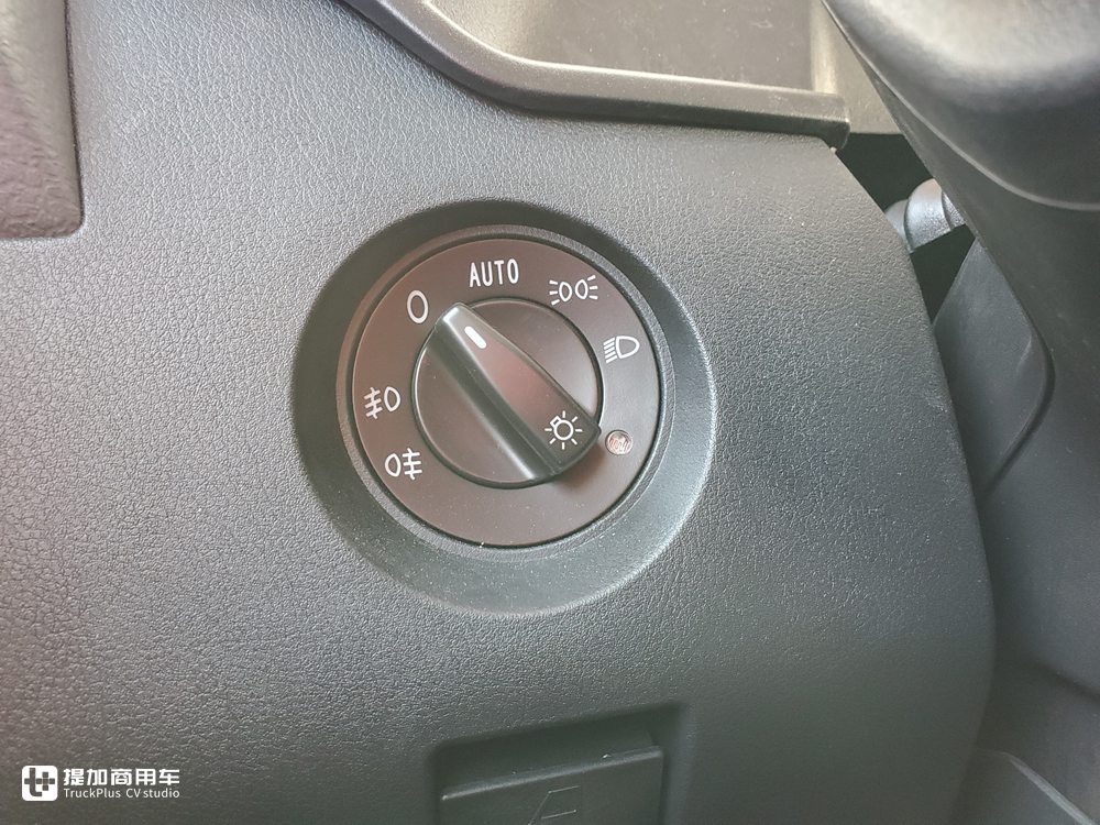 高顶双卧240马力,售价亲民,汕德卡G5载货车配置真不错 - 第13张 - 提加商用车网 高顶双卧240马力,售价亲民,汕德卡G5载货车配置真不错 - 第13张