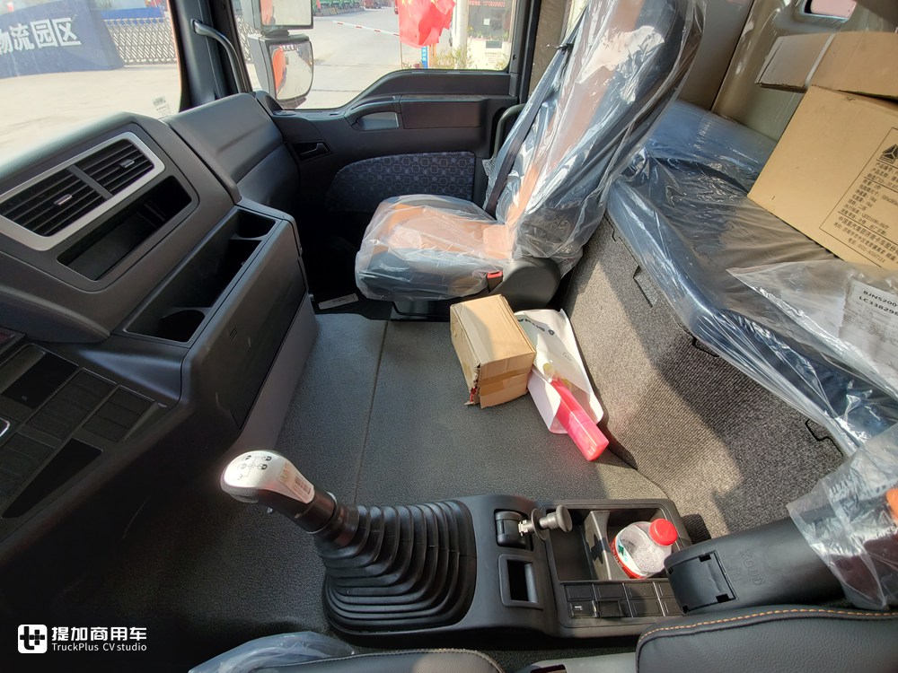 高顶双卧240马力,售价亲民,汕德卡G5载货车配置真不错 - 第18张 - 提加商用车网 高顶双卧240马力,售价亲民,汕德卡G5载货车配置真不错 - 第18张