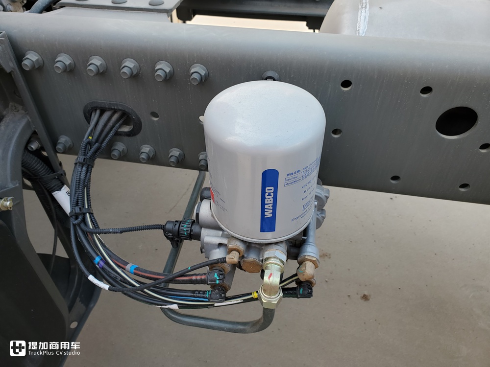 高顶双卧240马力,售价亲民,汕德卡G5载货车配置真不错 - 第27张 - 提加商用车网 高顶双卧240马力,售价亲民,汕德卡G5载货车配置真不错 - 第27张