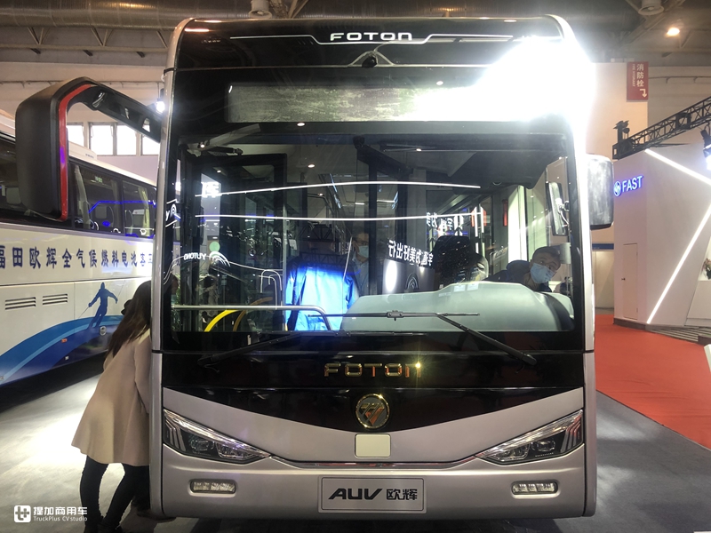 福田欧辉全新纯电动公交亮相,12米车身续航三百公里,现代化内饰亮眼 - 第2张 - 提加商用车网 福田欧辉全新纯电动公交亮相,12米车身续航三百公里,现代化内饰亮眼 - 第2张