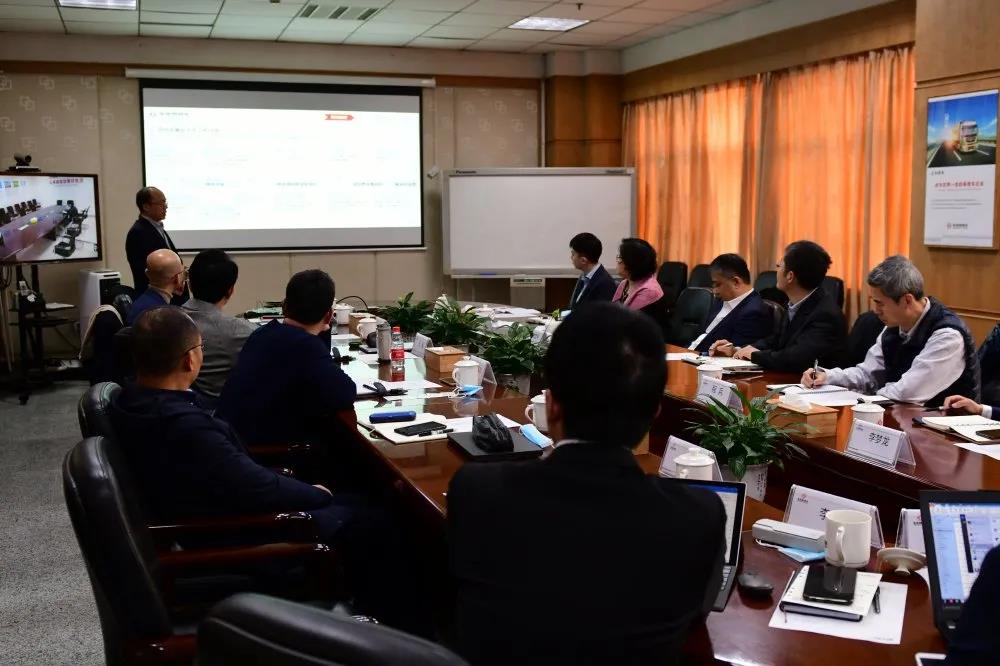 5G无人集卡交付后,他们又见面啦! - 第1张 - 提加商用车网 5G无人集卡交付后,他们又见面啦! - 第1张