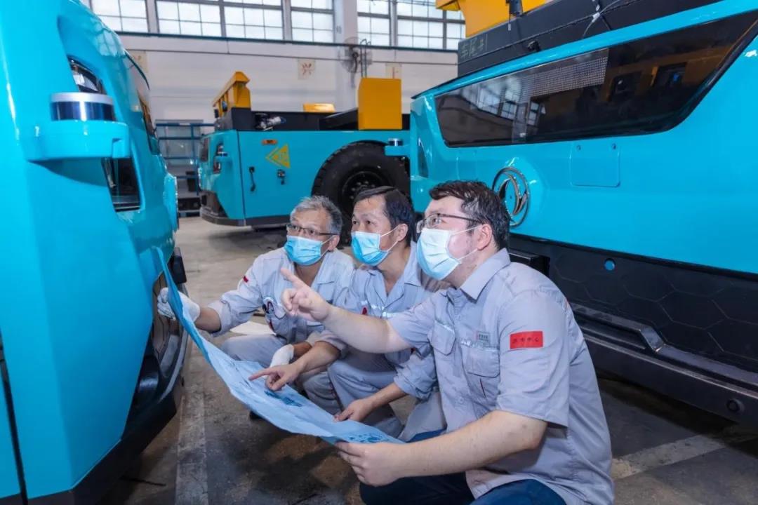 5G无人集卡交付后,他们又见面啦! - 第2张 - 提加商用车网 5G无人集卡交付后,他们又见面啦! - 第2张