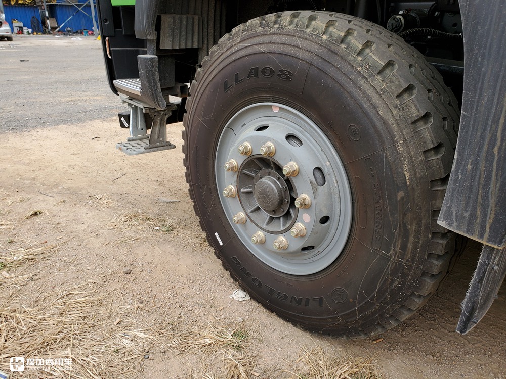 配潍柴的豪沃自卸车回来了,400马力曼技术驾驶室,不愧是工程之王 - 第6张 - 提加商用车网 配潍柴的豪沃自卸车回来了,400马力曼技术驾驶室,不愧是工程之王 - 第6张