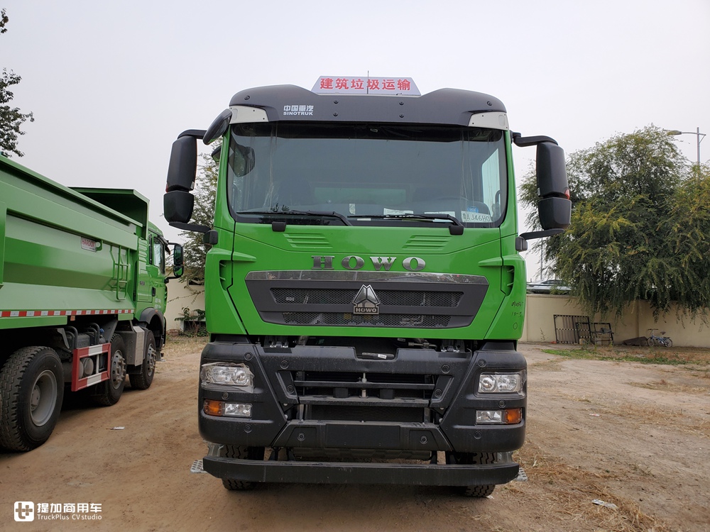 配潍柴的豪沃自卸车回来了,400马力曼技术驾驶室,不愧是工程之王 - 第9张 - 提加商用车网 配潍柴的豪沃自卸车回来了,400马力曼技术驾驶室,不愧是工程之王 - 第9张