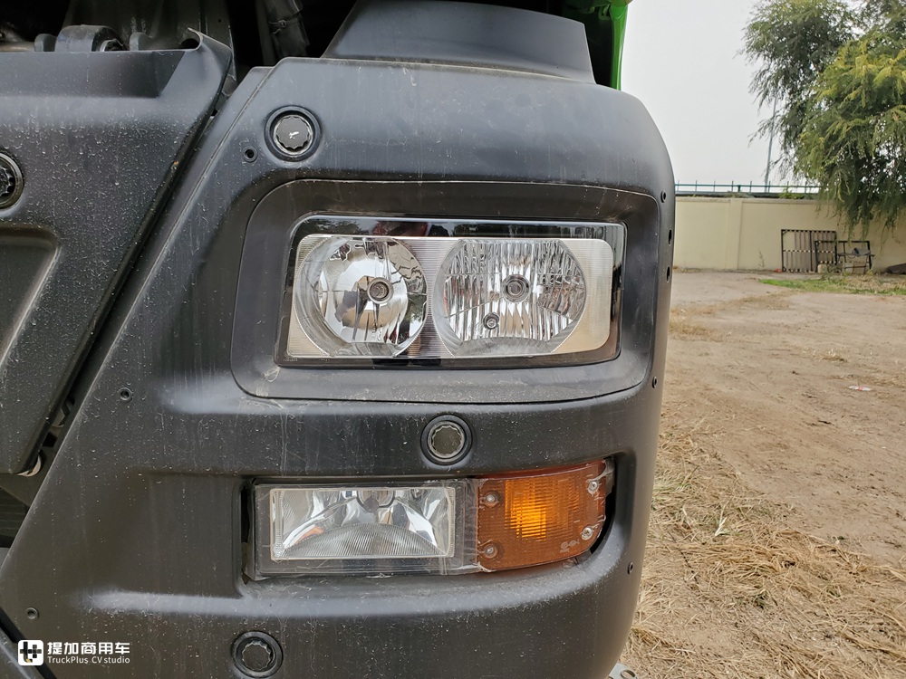 配潍柴的豪沃自卸车回来了,400马力曼技术驾驶室,不愧是工程之王 - 第14张 - 提加商用车网 配潍柴的豪沃自卸车回来了,400马力曼技术驾驶室,不愧是工程之王 - 第14张