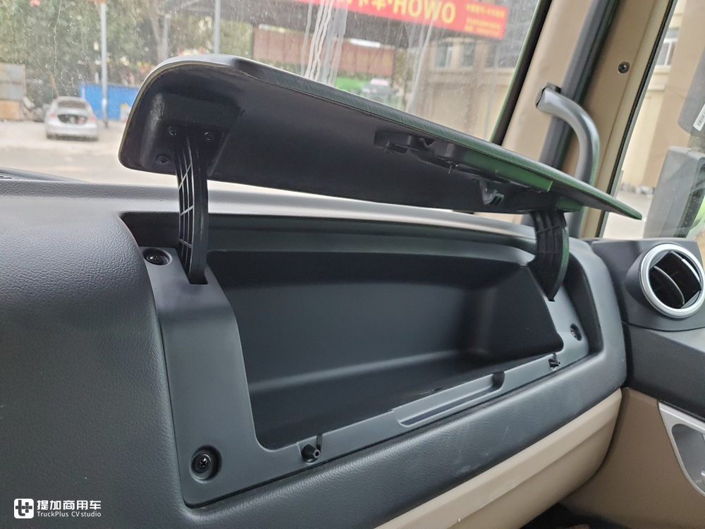 配潍柴的豪沃自卸车回来了,400马力曼技术驾驶室,不愧是工程之王 - 第24张 - 提加商用车网 配潍柴的豪沃自卸车回来了,400马力曼技术驾驶室,不愧是工程之王 - 第24张