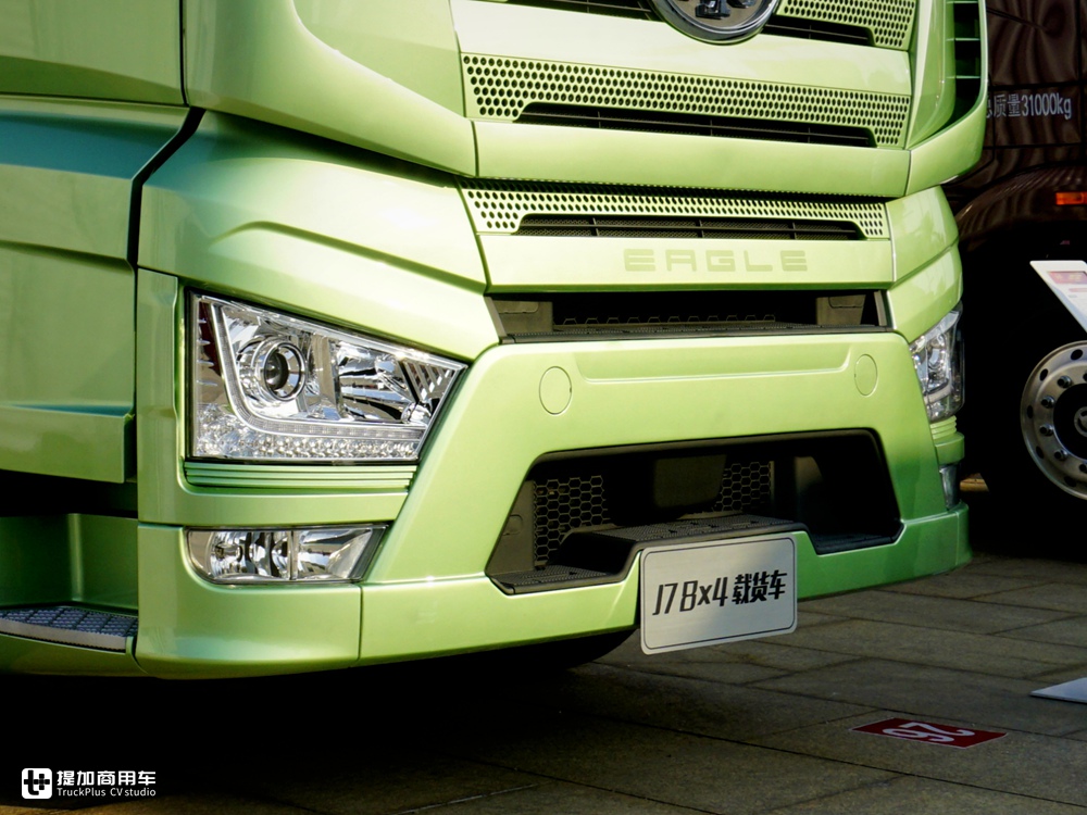 内饰配置丰富,国六自动挡大马力,解放J7载货车配置太土豪了 - 第3张 - 提加商用车网 内饰配置丰富,国六自动挡大马力,解放J7载货车配置太土豪了 - 第3张