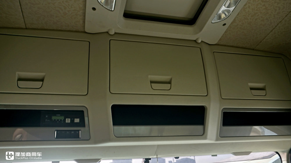 内饰配置丰富,国六自动挡大马力,解放J7载货车配置太土豪了 - 第11张 - 提加商用车网 内饰配置丰富,国六自动挡大马力,解放J7载货车配置太土豪了 - 第11张