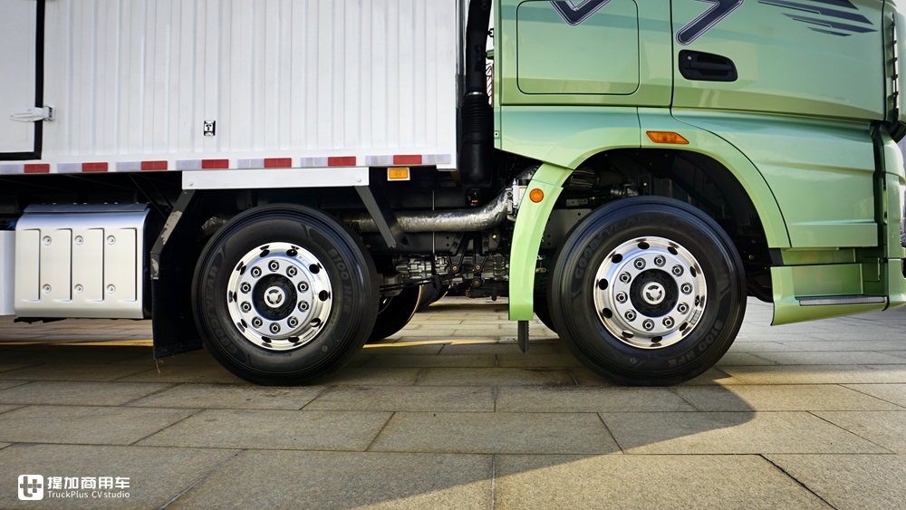 内饰配置丰富,国六自动挡大马力,解放J7载货车配置太土豪了 - 第16张 - 提加商用车网 内饰配置丰富,国六自动挡大马力,解放J7载货车配置太土豪了 - 第16张