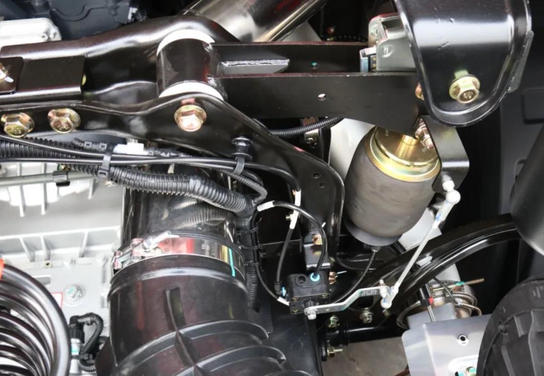 三一重卡首款危化品牵引车王道385上市,进军运输新细分领域 - 第6张 - 提加商用车网 三一重卡首款危化品牵引车王道385上市,进军运输新细分领域 - 第6张