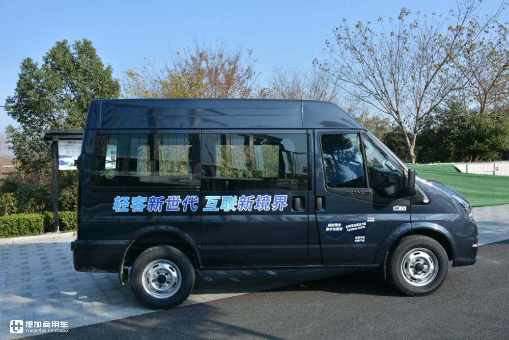 高端轻客市场领跑者,国六自动挡客货两用,新世代全顺Pro实拍 - 第6张 - 提加商用车网 高端轻客市场领跑者,国六自动挡客货两用,新世代全顺Pro实拍 - 第6张