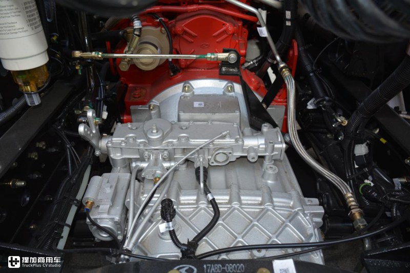 华菱的旗舰卡车到底长啥样?国六560马力自主三大件,外观造型真强悍 - 第5张 - 提加商用车网 华菱的旗舰卡车到底长啥样?国六560马力自主三大件,外观造型真强悍 - 第5张