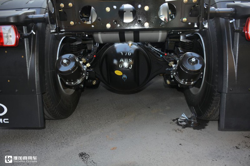 华菱的旗舰卡车到底长啥样?国六560马力自主三大件,外观造型真强悍 - 第6张 - 提加商用车网 华菱的旗舰卡车到底长啥样?国六560马力自主三大件,外观造型真强悍 - 第6张