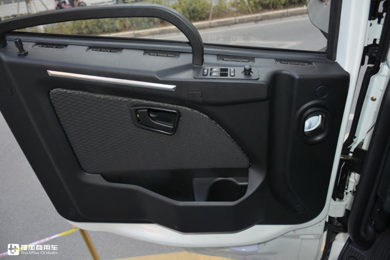 华菱的旗舰卡车到底长啥样?国六560马力自主三大件,外观造型真强悍 - 第10张 - 提加商用车网 华菱的旗舰卡车到底长啥样?国六560马力自主三大件,外观造型真强悍 - 第10张