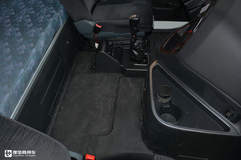 华菱的旗舰卡车到底长啥样?国六560马力自主三大件,外观造型真强悍 - 第13张 - 提加商用车网 华菱的旗舰卡车到底长啥样?国六560马力自主三大件,外观造型真强悍 - 第13张