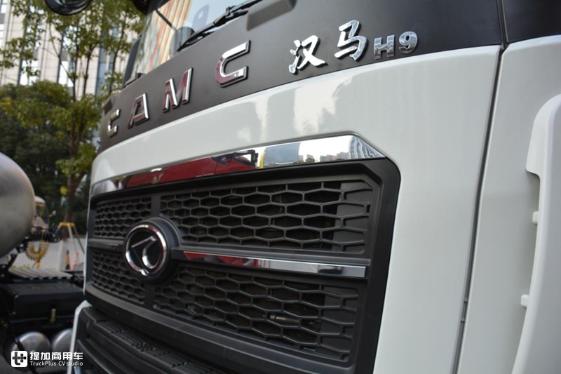 华菱的旗舰卡车到底长啥样?国六560马力自主三大件,外观造型真强悍 - 第14张 - 提加商用车网 华菱的旗舰卡车到底长啥样?国六560马力自主三大件,外观造型真强悍 - 第14张