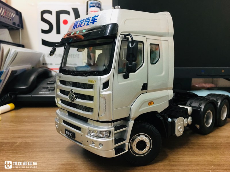 乘龙推出的第二款卡车模型,做工优秀价格美丽,乘龙M7牵引车模型开箱 - 第4张 - 提加商用车网 乘龙推出的第二款卡车模型,做工优秀价格美丽,乘龙M7牵引车模型开箱 - 第4张