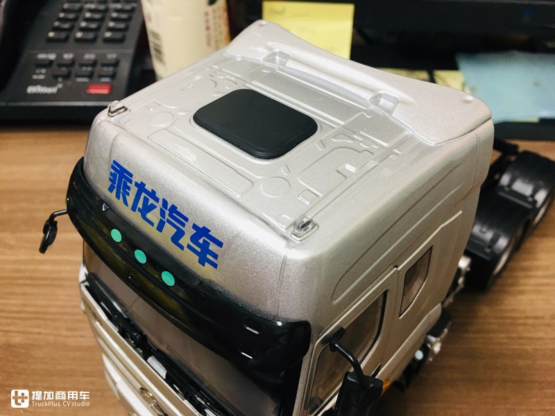 乘龙推出的第二款卡车模型,做工优秀价格美丽,乘龙M7牵引车模型开箱 - 第5张 - 提加商用车网 乘龙推出的第二款卡车模型,做工优秀价格美丽,乘龙M7牵引车模型开箱 - 第5张