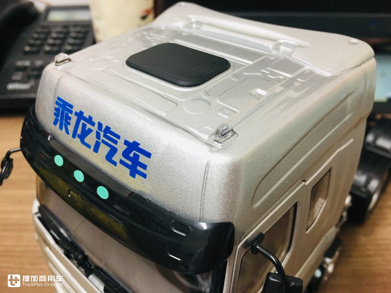 乘龙推出的第二款卡车模型,做工优秀价格美丽,乘龙M7牵引车模型开箱 - 第6张 - 提加商用车网 乘龙推出的第二款卡车模型,做工优秀价格美丽,乘龙M7牵引车模型开箱 - 第6张