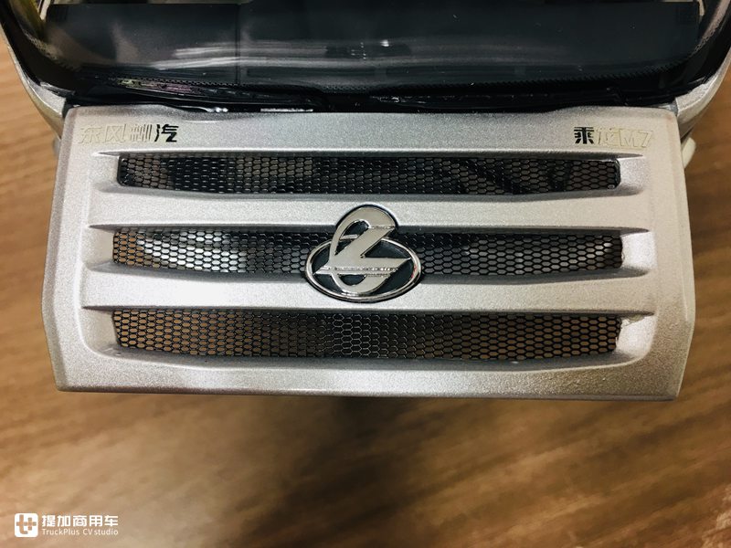 乘龙推出的第二款卡车模型,做工优秀价格美丽,乘龙M7牵引车模型开箱 - 第12张 - 提加商用车网 乘龙推出的第二款卡车模型,做工优秀价格美丽,乘龙M7牵引车模型开箱 - 第12张