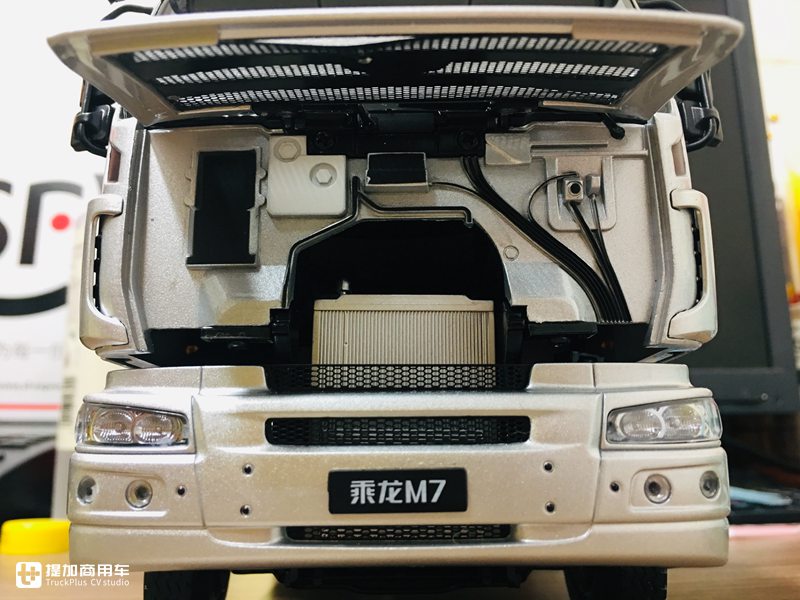乘龙推出的第二款卡车模型,做工优秀价格美丽,乘龙M7牵引车模型开箱 - 第13张 - 提加商用车网 乘龙推出的第二款卡车模型,做工优秀价格美丽,乘龙M7牵引车模型开箱 - 第13张