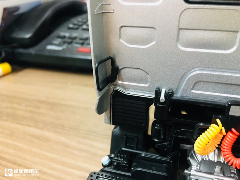 乘龙推出的第二款卡车模型,做工优秀价格美丽,乘龙M7牵引车模型开箱 - 第22张 - 提加商用车网 乘龙推出的第二款卡车模型,做工优秀价格美丽,乘龙M7牵引车模型开箱 - 第22张