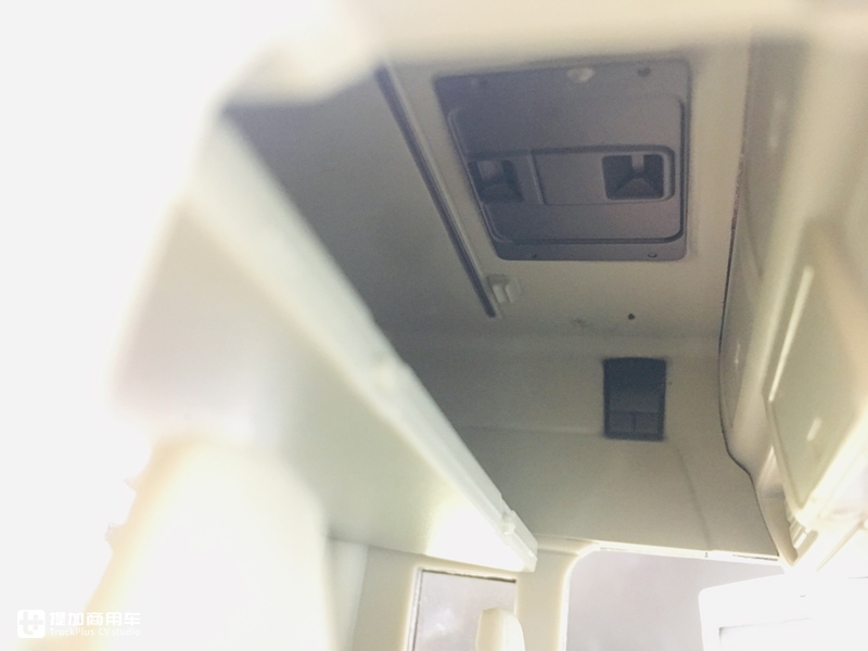 乘龙推出的第二款卡车模型,做工优秀价格美丽,乘龙M7牵引车模型开箱 - 第27张 - 提加商用车网 乘龙推出的第二款卡车模型,做工优秀价格美丽,乘龙M7牵引车模型开箱 - 第27张