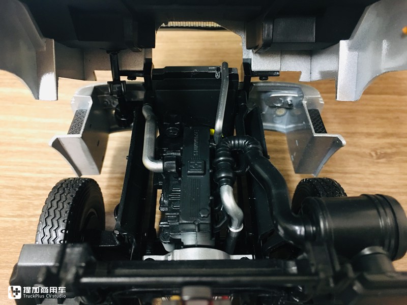 乘龙推出的第二款卡车模型,做工优秀价格美丽,乘龙M7牵引车模型开箱 - 第29张 - 提加商用车网 乘龙推出的第二款卡车模型,做工优秀价格美丽,乘龙M7牵引车模型开箱 - 第29张
