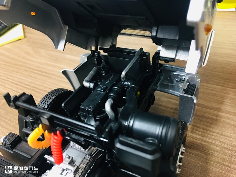 乘龙推出的第二款卡车模型,做工优秀价格美丽,乘龙M7牵引车模型开箱 - 第30张 - 提加商用车网 乘龙推出的第二款卡车模型,做工优秀价格美丽,乘龙M7牵引车模型开箱 - 第30张