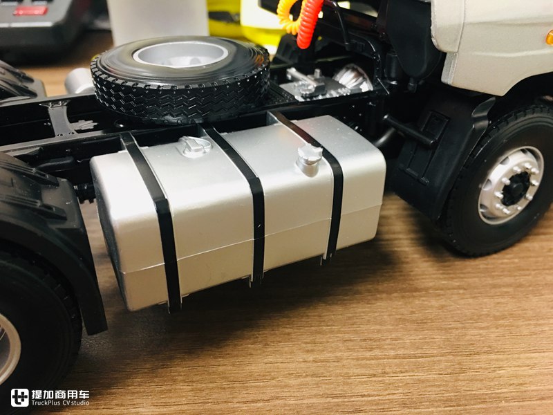 乘龙推出的第二款卡车模型,做工优秀价格美丽,乘龙M7牵引车模型开箱 - 第34张 - 提加商用车网 乘龙推出的第二款卡车模型,做工优秀价格美丽,乘龙M7牵引车模型开箱 - 第34张