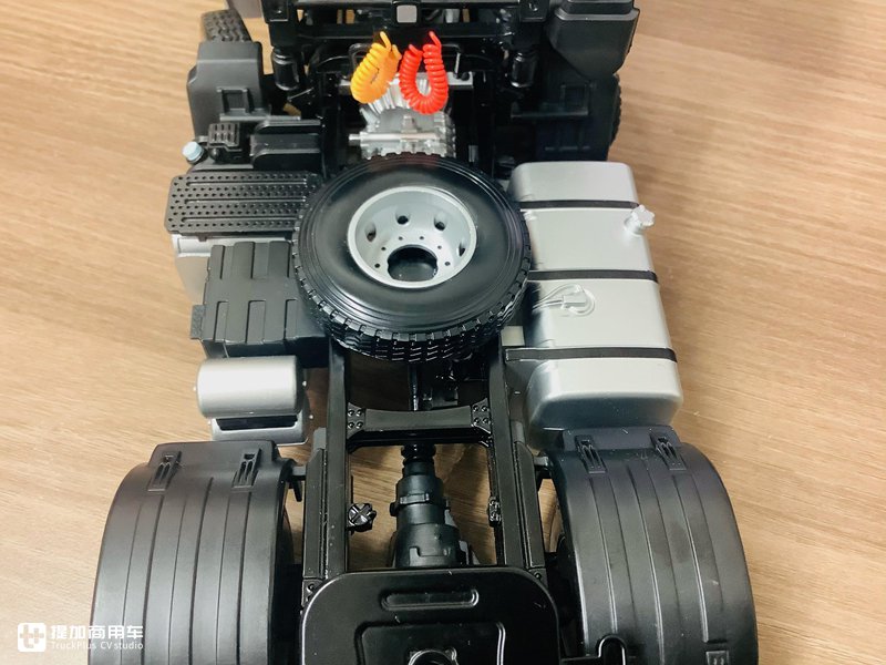 乘龙推出的第二款卡车模型,做工优秀价格美丽,乘龙M7牵引车模型开箱 - 第35张 - 提加商用车网 乘龙推出的第二款卡车模型,做工优秀价格美丽,乘龙M7牵引车模型开箱 - 第35张