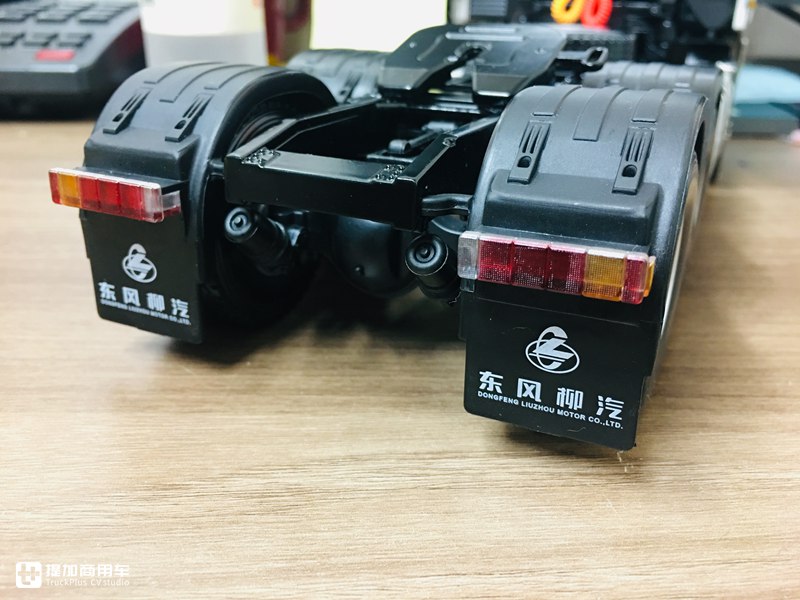 乘龙推出的第二款卡车模型,做工优秀价格美丽,乘龙M7牵引车模型开箱 - 第37张 - 提加商用车网 乘龙推出的第二款卡车模型,做工优秀价格美丽,乘龙M7牵引车模型开箱 - 第37张