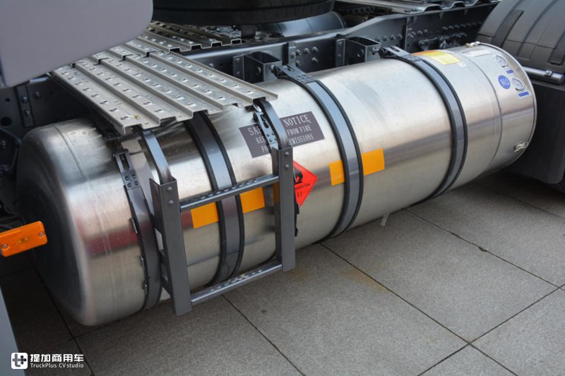 大气瓶能跑快递,15升潍柴发动机,德龙X6000燃气重卡配置真高端 - 第6张 - 提加商用车网 大气瓶能跑快递,15升潍柴发动机,德龙X6000燃气重卡配置真高端 - 第6张