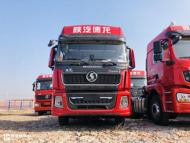 配采埃孚自动挡,外观野牛造型内饰高端,德龙X5000重卡实拍 - 第2张 - 提加商用车网 配采埃孚自动挡,外观野牛造型内饰高端,德龙X5000重卡实拍 - 第2张