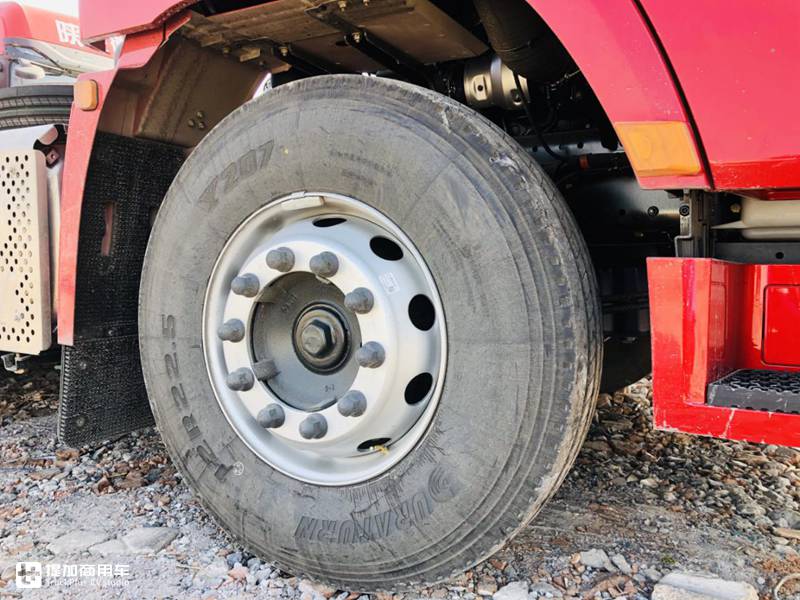 配采埃孚自动挡,外观野牛造型内饰高端,德龙X5000重卡实拍 - 第16张 - 提加商用车网 配采埃孚自动挡,外观野牛造型内饰高端,德龙X5000重卡实拍 - 第16张