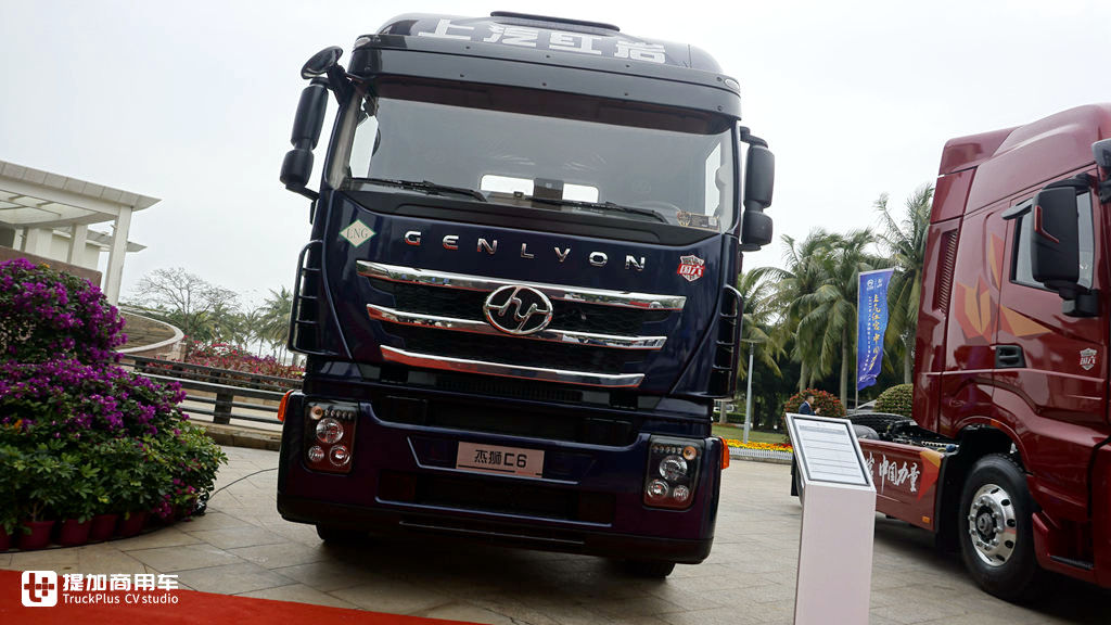 天然气卡车也高端,自动挡加液力缓速器,红岩这款LNG牵引车配置真不错 - 第2张 - 提加商用车网 天然气卡车也高端,自动挡加液力缓速器,红岩这款LNG牵引车配置真不错 - 第2张