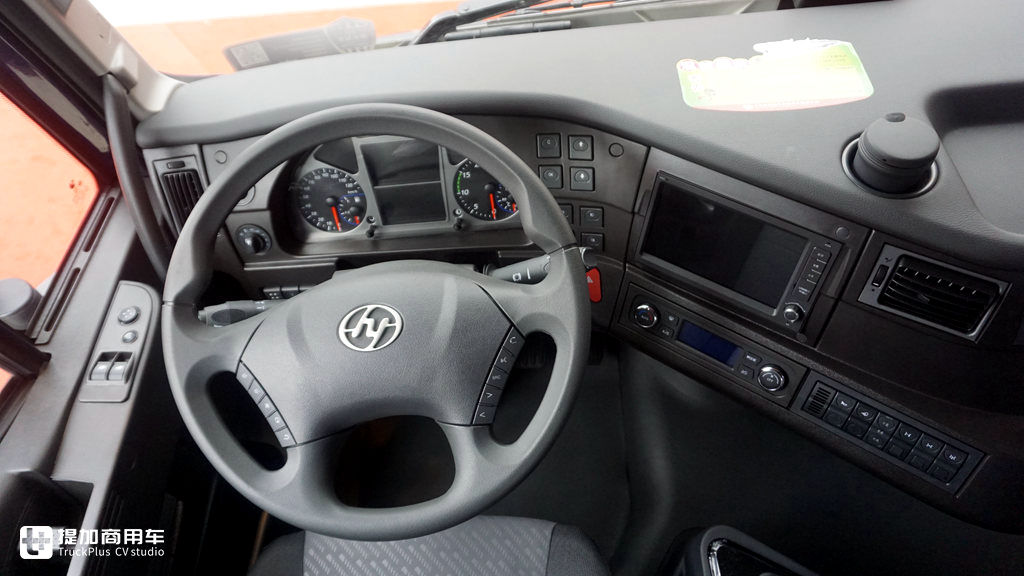 天然气卡车也高端,自动挡加液力缓速器,红岩这款LNG牵引车配置真不错 - 第7张 - 提加商用车网 天然气卡车也高端,自动挡加液力缓速器,红岩这款LNG牵引车配置真不错 - 第7张