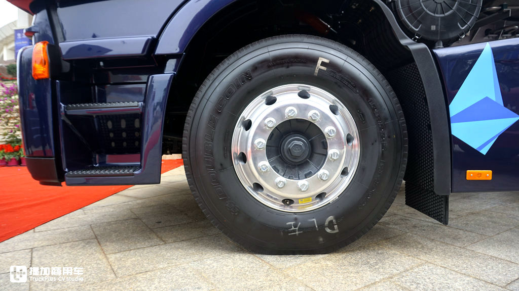 天然气卡车也高端,自动挡加液力缓速器,红岩这款LNG牵引车配置真不错 - 第13张 - 提加商用车网 天然气卡车也高端,自动挡加液力缓速器,红岩这款LNG牵引车配置真不错 - 第13张