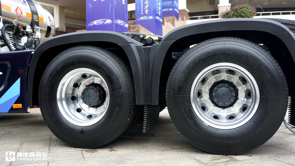 天然气卡车也高端,自动挡加液力缓速器,红岩这款LNG牵引车配置真不错 - 第14张 - 提加商用车网 天然气卡车也高端,自动挡加液力缓速器,红岩这款LNG牵引车配置真不错 - 第14张