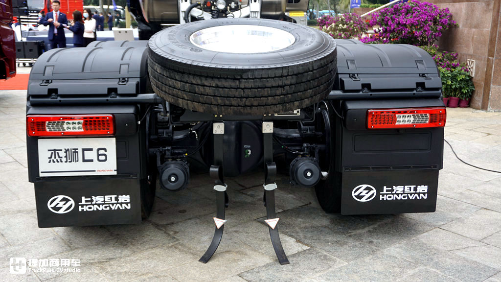 天然气卡车也高端,自动挡加液力缓速器,红岩这款LNG牵引车配置真不错 - 第17张 - 提加商用车网 天然气卡车也高端,自动挡加液力缓速器,红岩这款LNG牵引车配置真不错 - 第17张