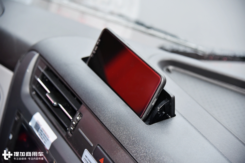 两年蜕变,带您看天龙KL都有哪些变化?底盘配置强大内饰更贴心 - 第5张 - 提加商用车网 两年蜕变,带您看天龙KL都有哪些变化?底盘配置强大内饰更贴心 - 第5张