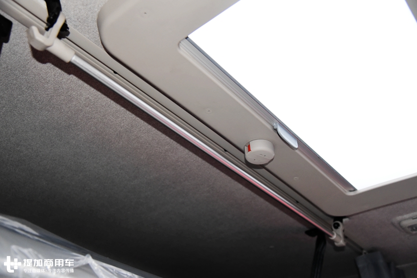两年蜕变,带您看天龙KL都有哪些变化?底盘配置强大内饰更贴心 - 第8张 - 提加商用车网 两年蜕变,带您看天龙KL都有哪些变化?底盘配置强大内饰更贴心 - 第8张