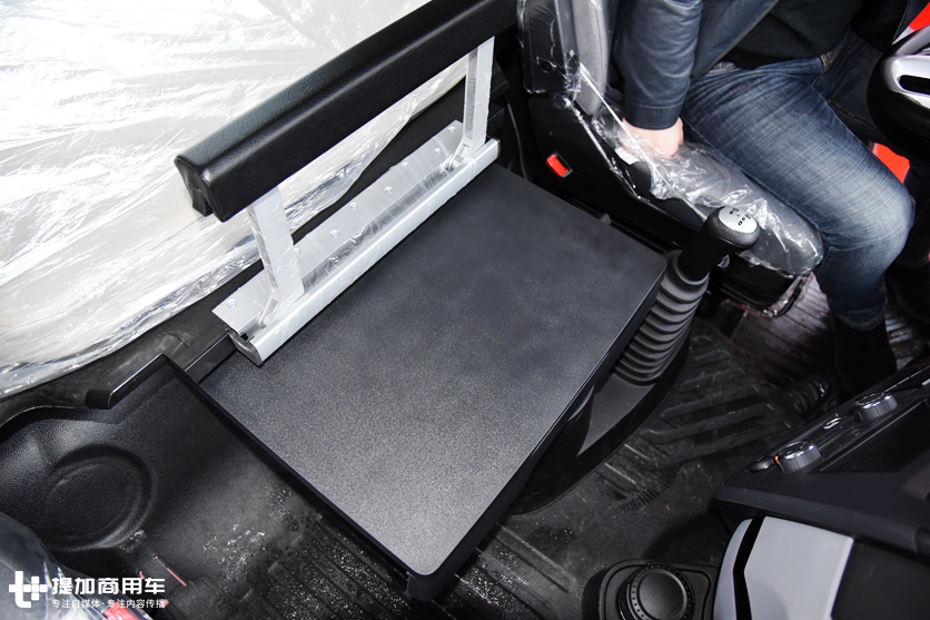 两年蜕变,带您看天龙KL都有哪些变化?底盘配置强大内饰更贴心 - 第9张 - 提加商用车网 两年蜕变,带您看天龙KL都有哪些变化?底盘配置强大内饰更贴心 - 第9张