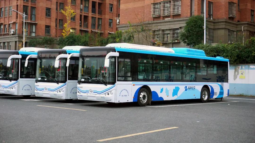 临安融杭再添新动力!30辆苏州金龙银杏装新能源车扮靓古城临安 - 第3张 - 提加商用车网 临安融杭再添新动力!30辆苏州金龙银杏装新能源车扮靓古城临安 - 第3张