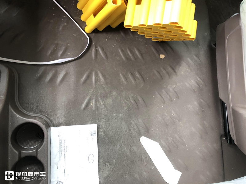 乘龙H5牵引车实拍,国六黄金动力适合多工况,配置扎实性价比还高 - 第8张 - 提加商用车网 乘龙H5牵引车实拍,国六黄金动力适合多工况,配置扎实性价比还高 - 第8张